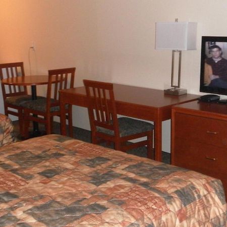 Stampeder Inn Ponoka Номер фото