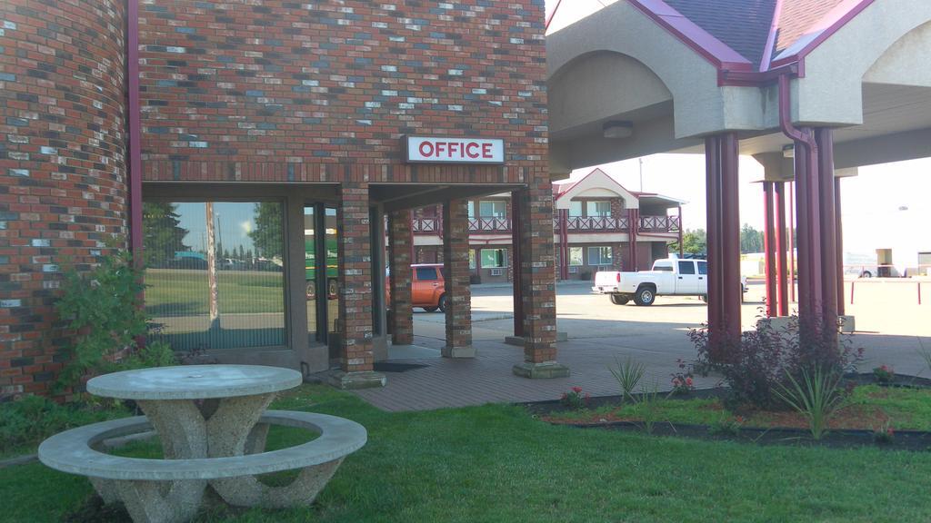Stampeder Inn Ponoka Экстерьер фото
