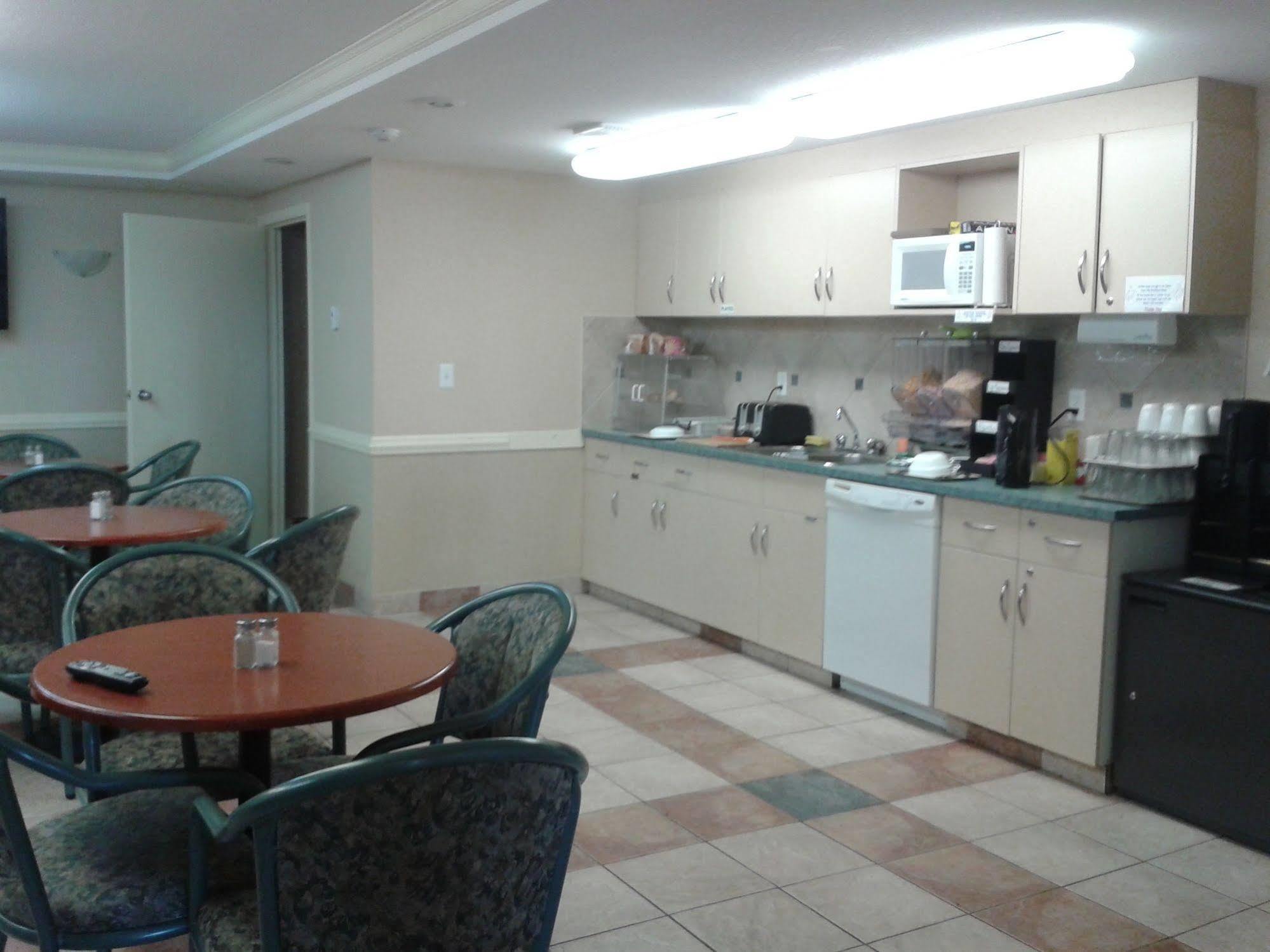 Stampeder Inn Ponoka Экстерьер фото